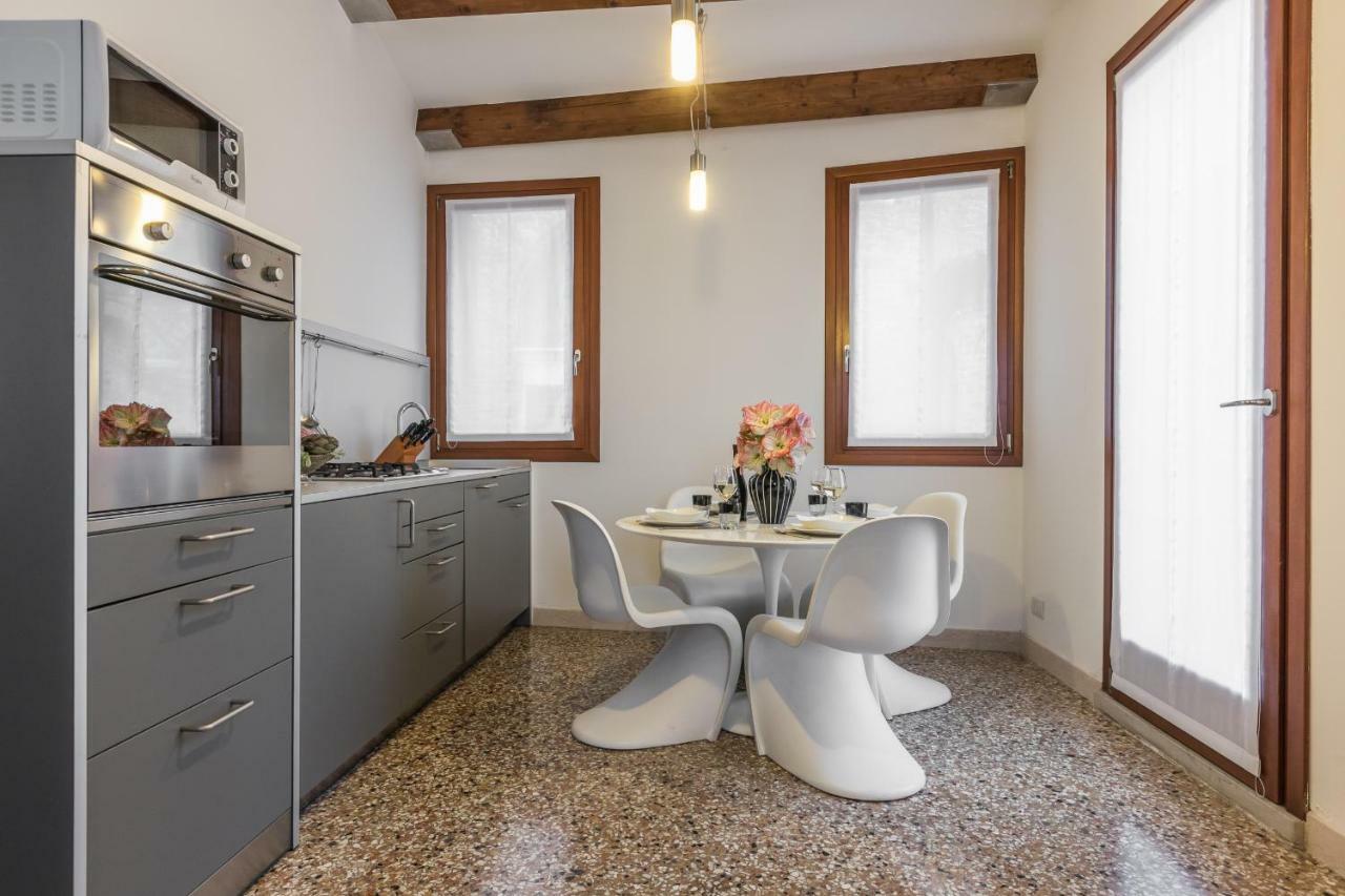 Ca' Della Frutta Venetian Apartment Exterior photo